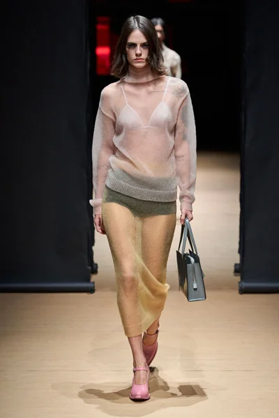 Look 25